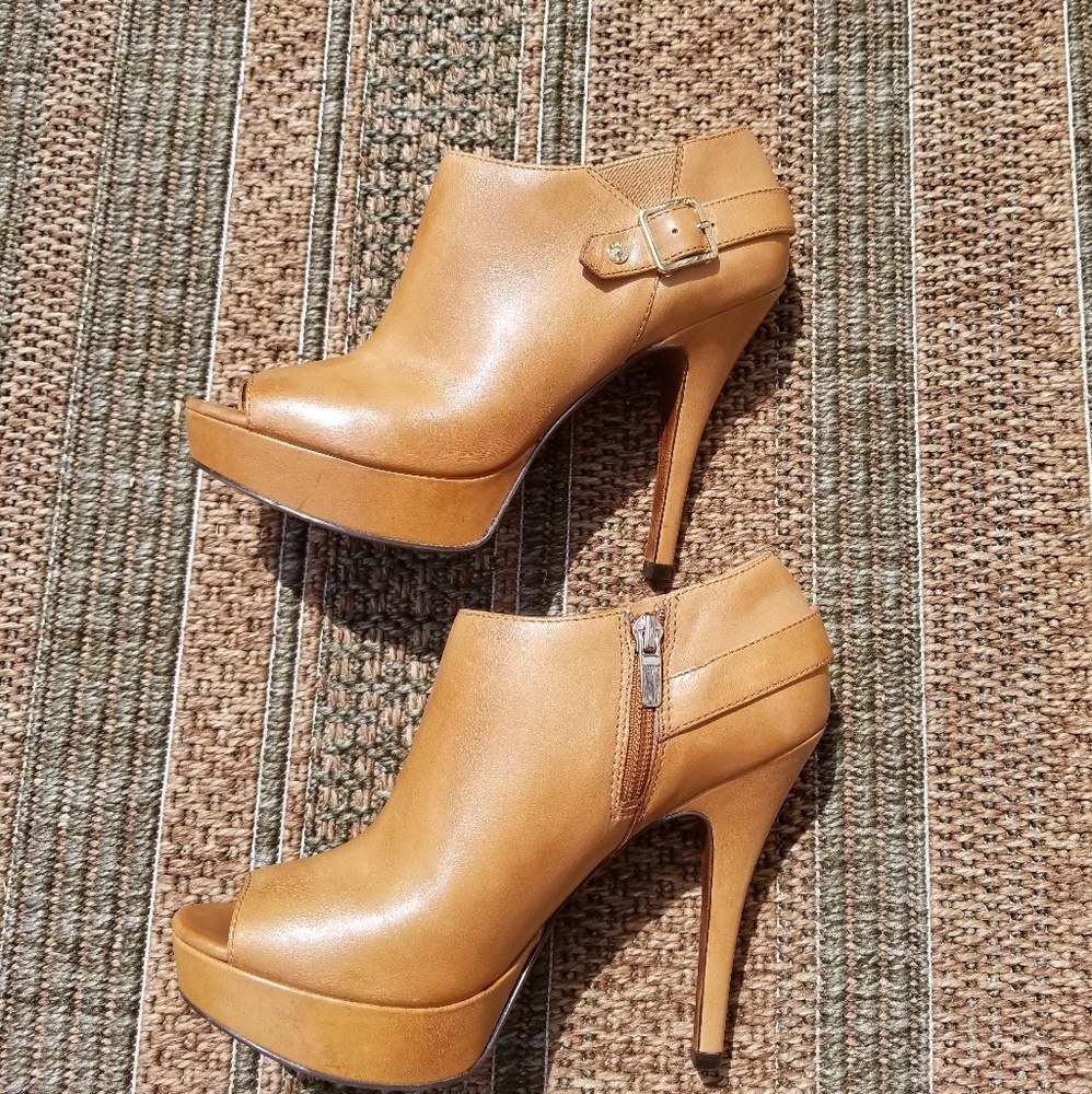 Enzo Angiolini Peep Toe Wedges Size 8M